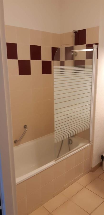 Charmant Logement Avec Piscine Bergerac Dış mekan fotoğraf