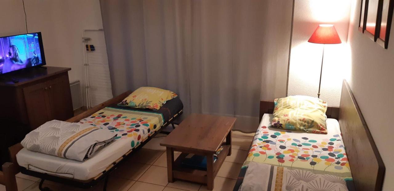 Charmant Logement Avec Piscine Bergerac Dış mekan fotoğraf